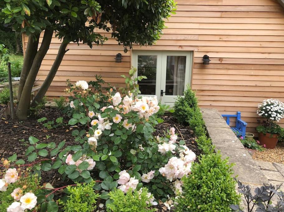 Stylish Cottage In The Pewsey Vale Marlborough Eksteriør bilde